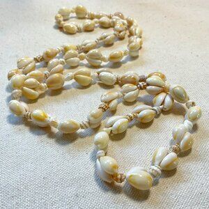 1950s  Cream Shell Strand Necklace – Glossy Tropic Romance